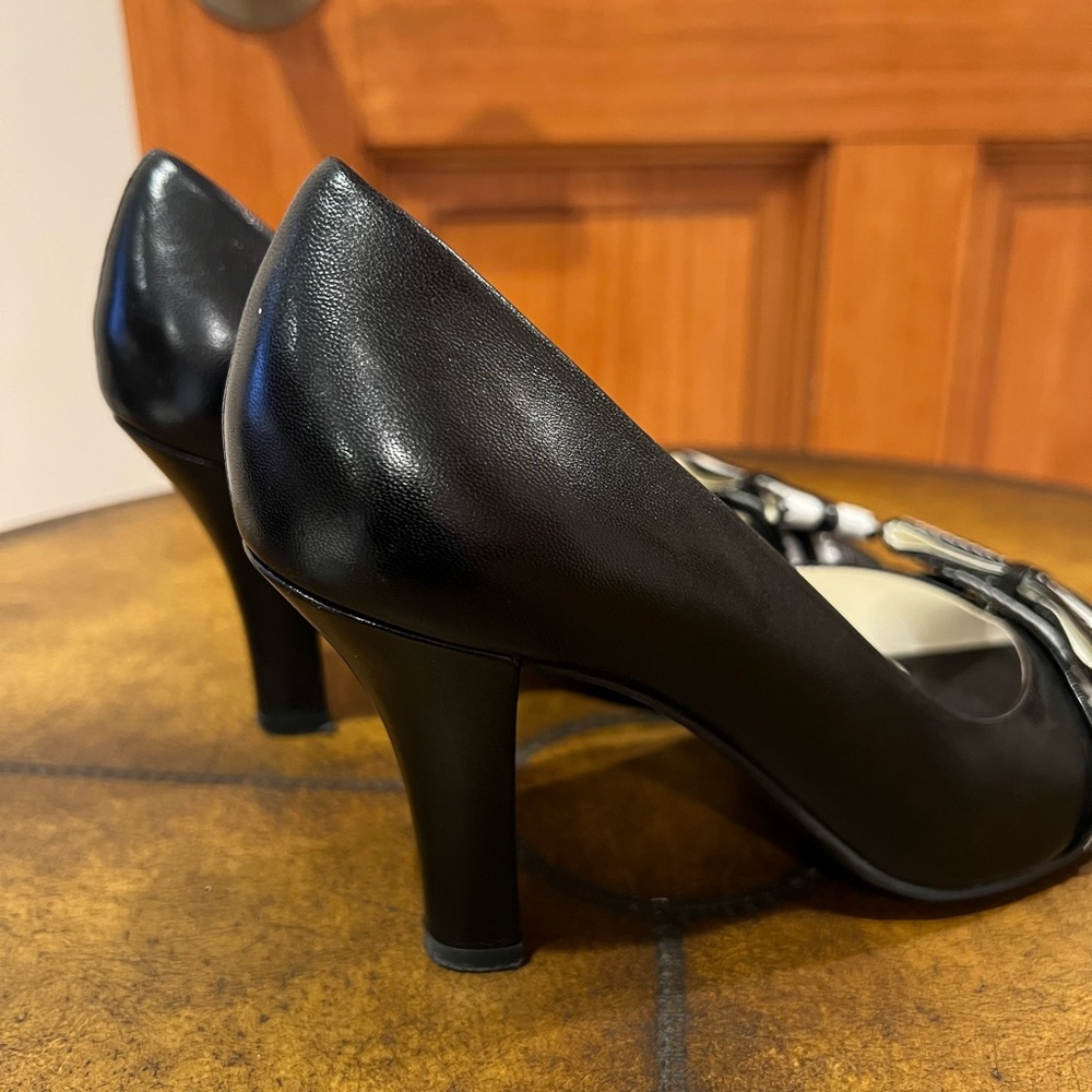 Super Sexy Peep Toe Heels by Nickels. Size 6½ with a 3½ inch heel height. - Picture 9 of 9